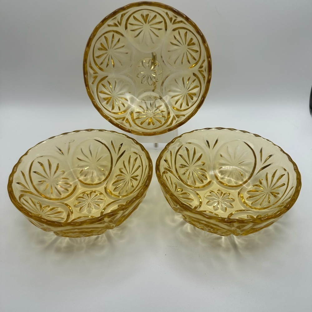 Vintage Anchor Hocking “Star & Cameo” pattern Amber Glass Bowl Set -3 - Picture 8 of 8